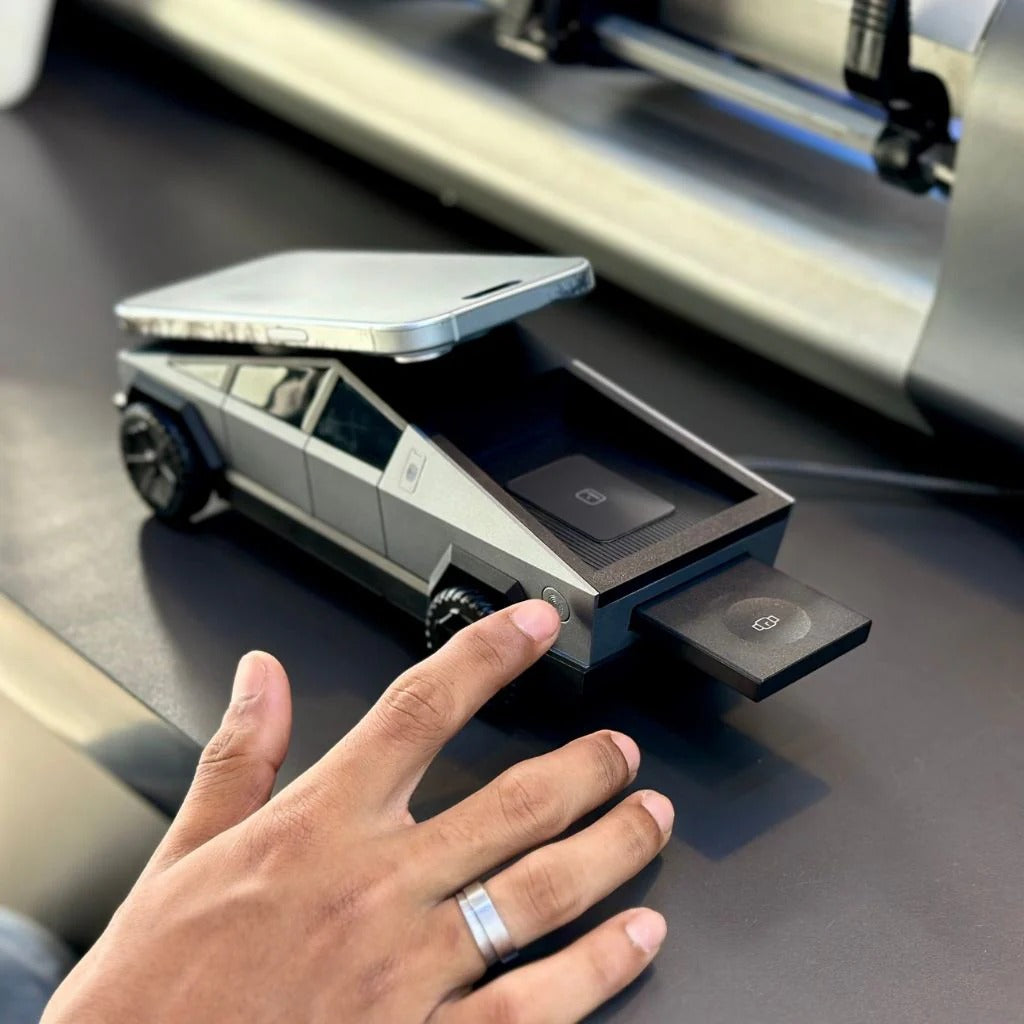 CyberDock X™ – 3-in-1 Rotating MagSafe Charging Station - FonKayz