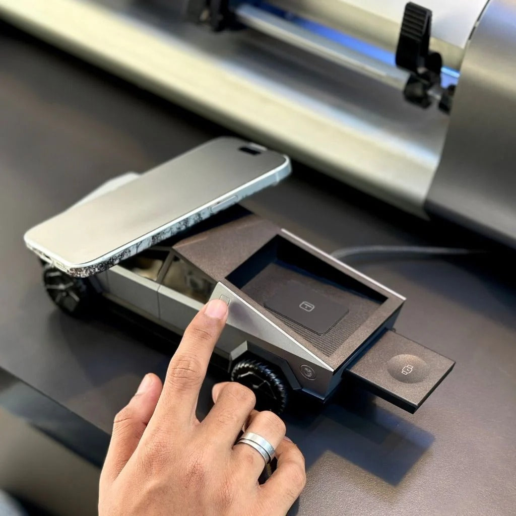 CyberDock X™ – 3-in-1 Rotating MagSafe Charging Station - FonKayz